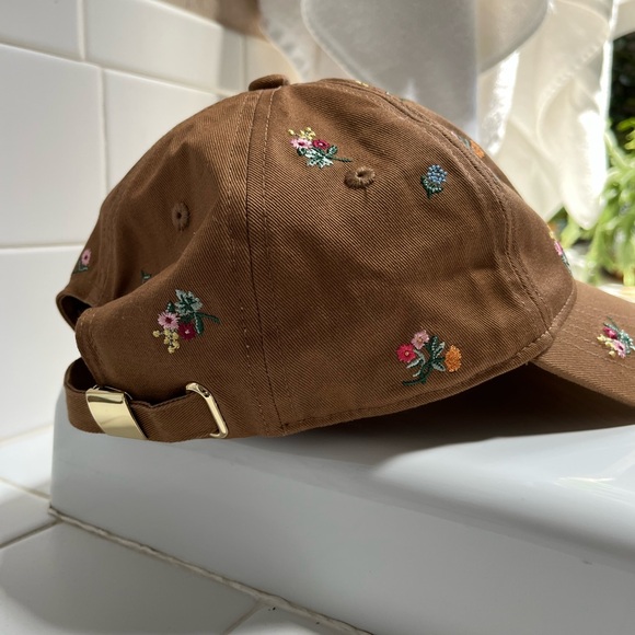 Rifle Paper Co. Colorful Floral Women’s Hat never worn - Picture 2 of 3